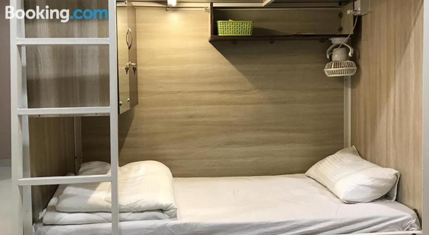 Abuzz Sewri Hostel Mumbai Ngoại thất bức ảnh